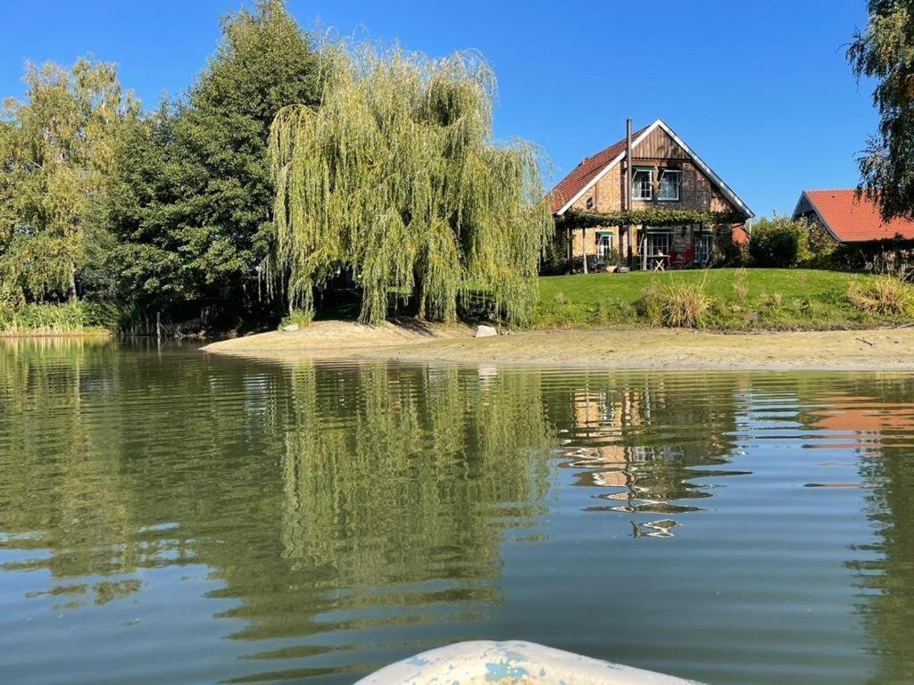Gemuetliches Fachwerkhaus Am See Mit Kamin Warendorf Exterior photo